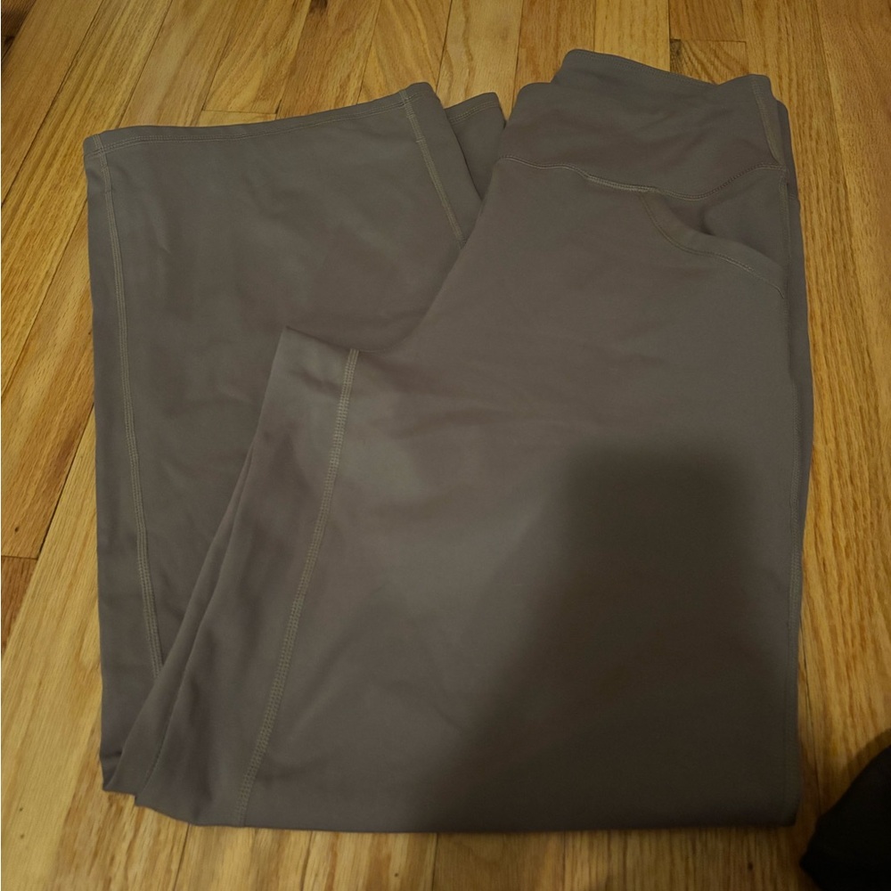 Women’s brown flowy leggings